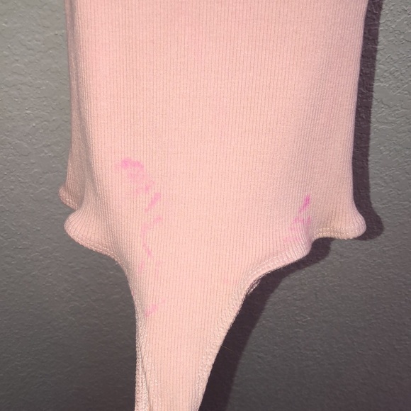 A pretty light pink one piece - Picture 5 of 5